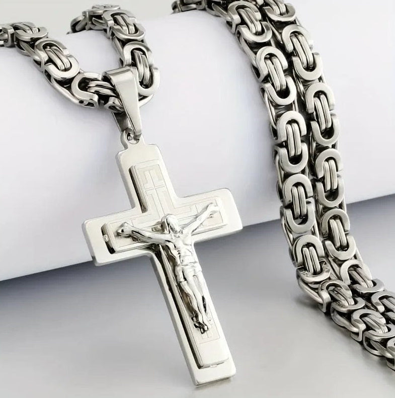 Elliora Bold Cross Necklace