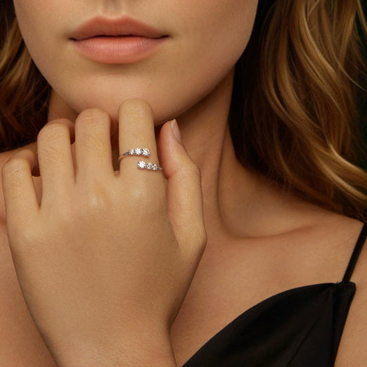 Elliora Lyra Ring